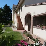 Mandriato Organic Farm In The Tuscan Hills *
